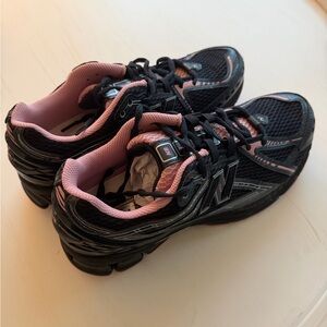 New Balance 1906R Black Pink Women’s Size 11.5 / Men’s 10 NB Sneakers NIB